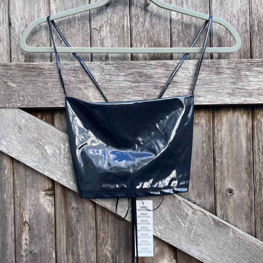NWT UO Black Crop Tank - Picture 3 of 8
